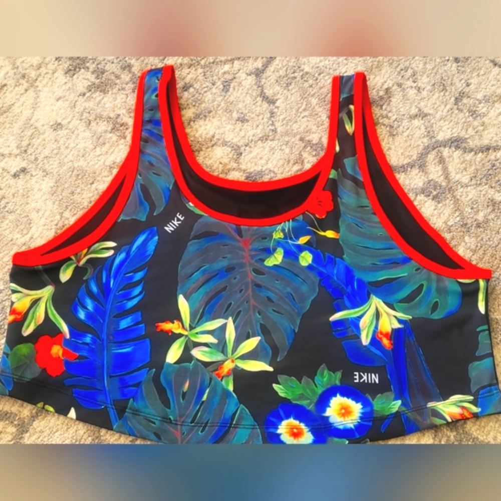 Nike Womens Light Support Tropical Printed Cropped Sports Top